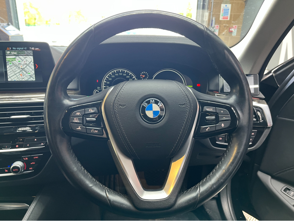 2018 BMW 5 Series - image 10