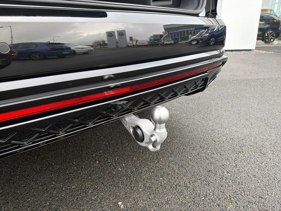 2026 Volkswagen Touareg Touareg R-Line Final Edition 231HP €113,980