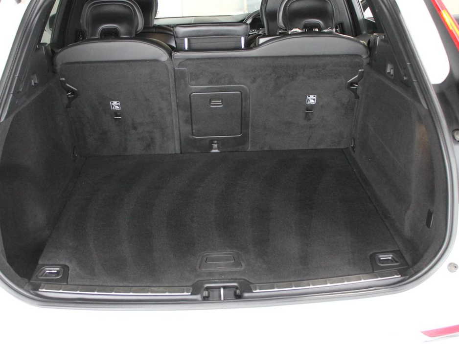 2019 Volvo XC60 - image 14