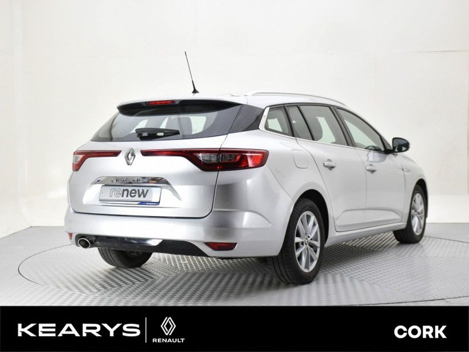 2020 Renault Megane - image 11