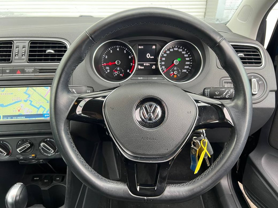2014 Volkswagen Polo COMFORTLINE 1.2 TSI // FULL SERVICE HISTORY // REVERSE CAMERA // AIR CONDITIONING €10,900