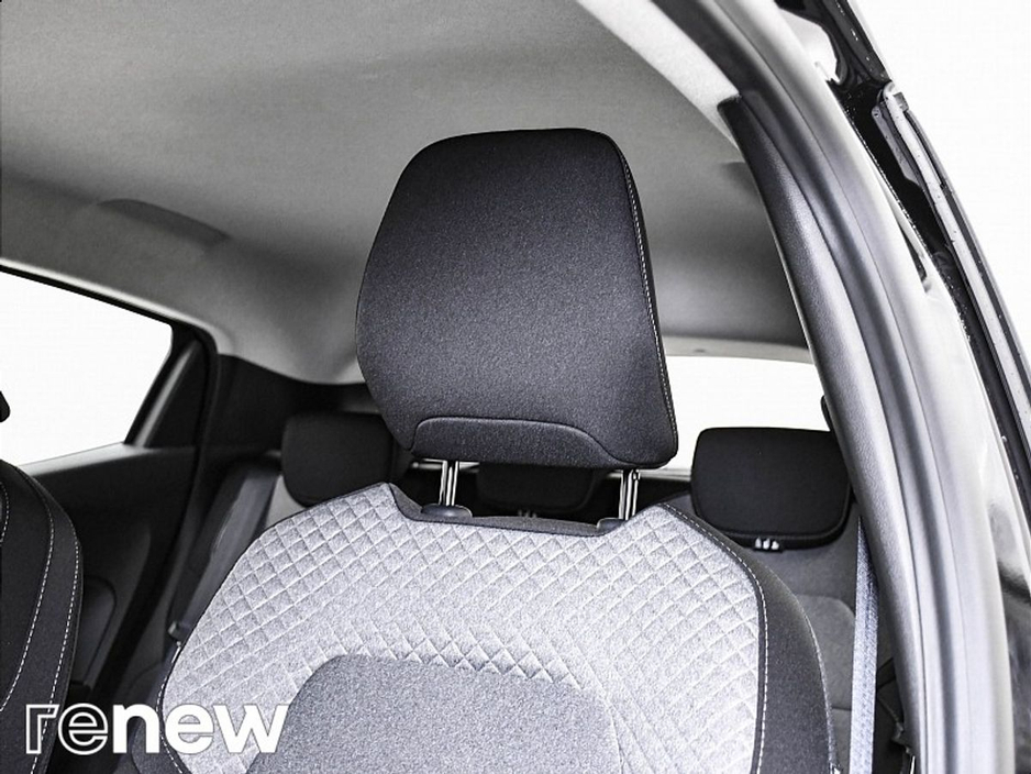 2025 Renault Clio - image 25