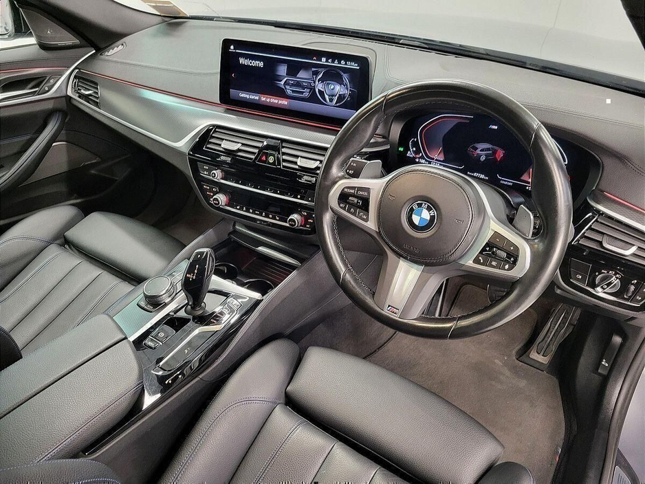2023 BMW 5 Series - image 6