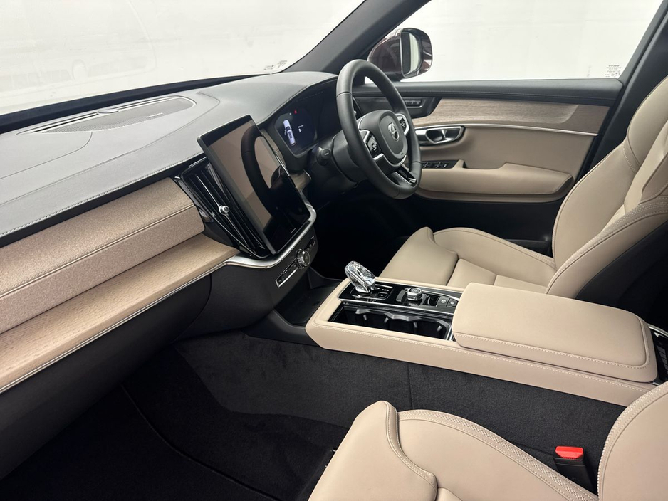 2026 Volvo XC90 - image 2