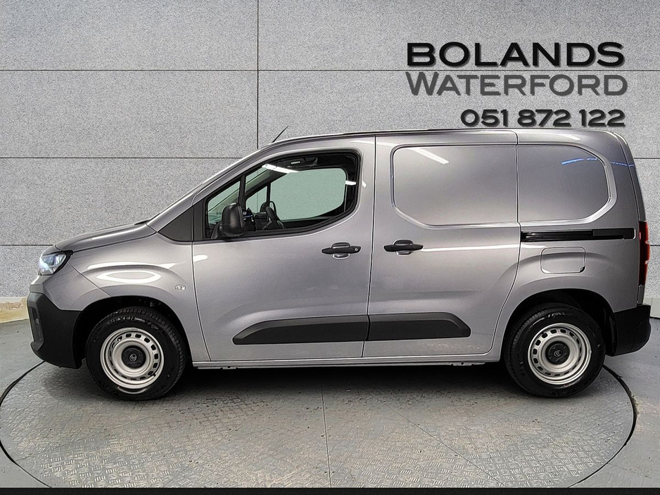 2026 Citroen Berlingo - image 3