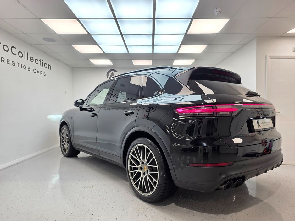 2023 Porsche Cayenne *E-HYBRID 3.0 V6 470BHP*PLATINUM EDITION* €74,950