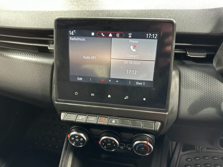 2023 Renault Clio - image 20