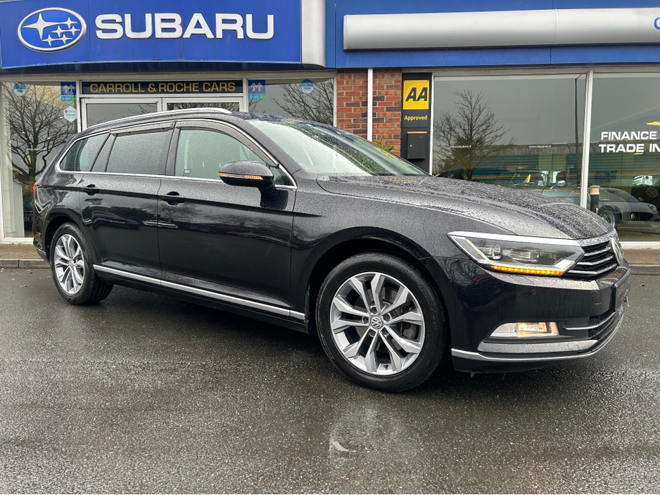 2016 Volkswagen Passat - image 2