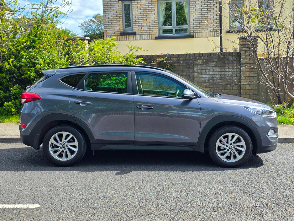 2016 Hyundai Tucson - image 2