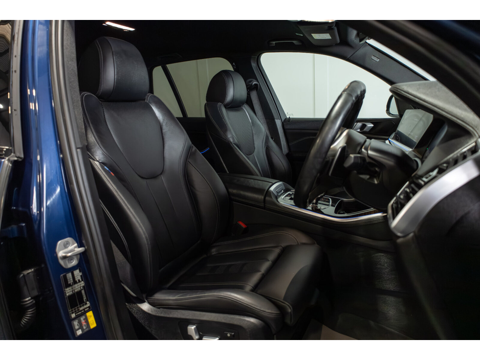 2021 BMW X5 - image 10