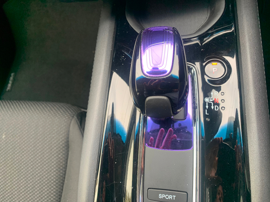 2014 Honda Vezel 1.5 HYBRID 5DR // 09/26 NCT AND €180 ROAD TAX // AIR CON, REVERSE CAMERA AND BLUETOOTH // €10,950