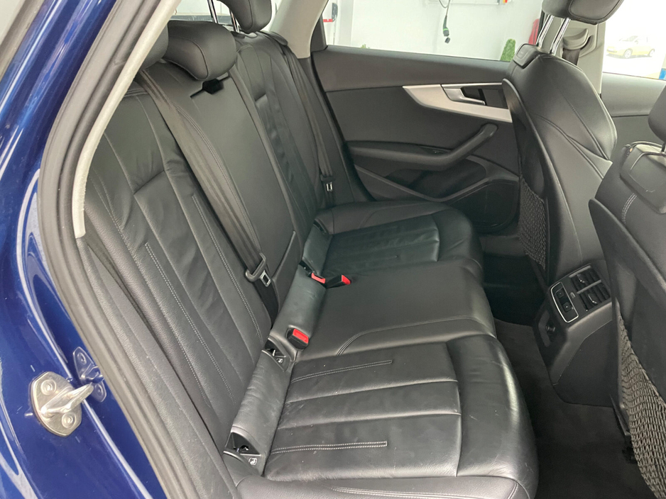 2016 Audi A4 - image 13