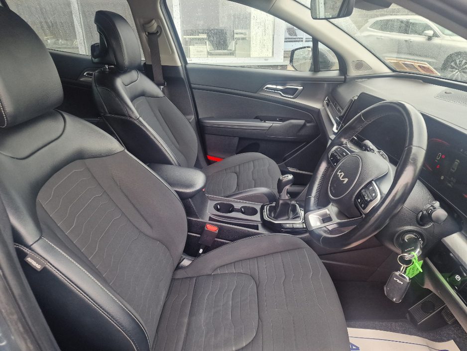 2022 Kia Sportage - image 15