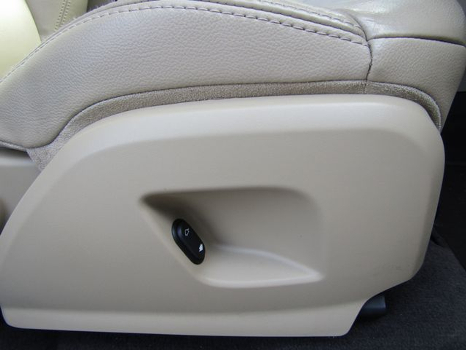 2014 Land Rover Range Rover Evoque - image 33