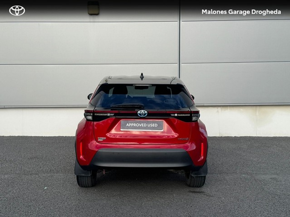 2024 Toyota Yaris Cross - image 4