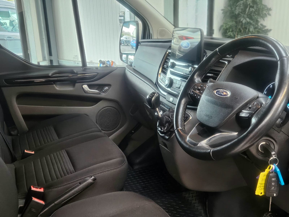 2022 Ford Transit Custom - image 14