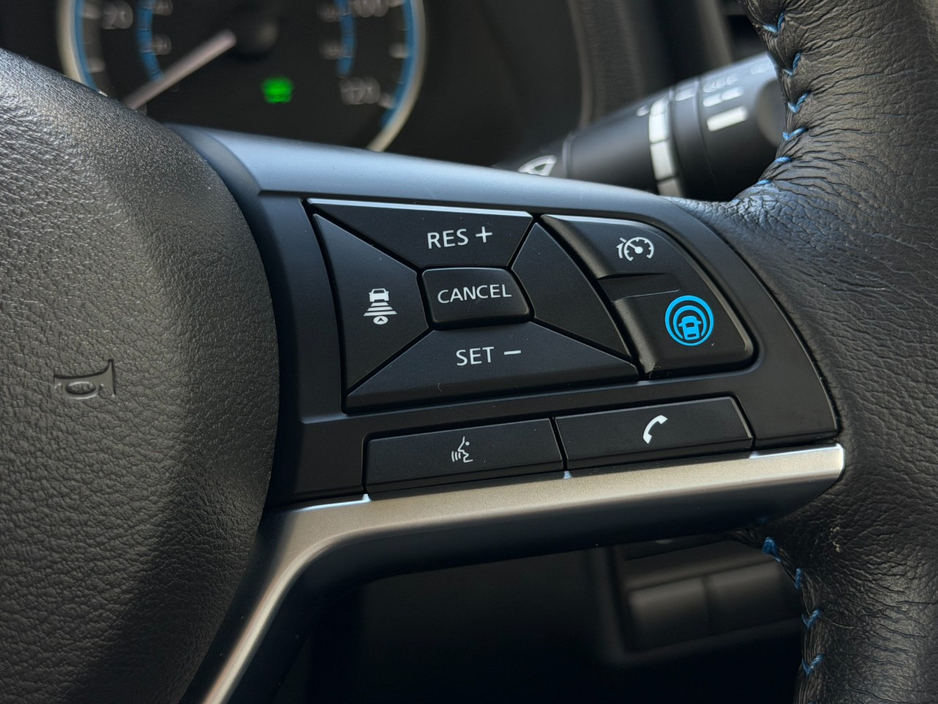 2024 Nissan Leaf - image 11