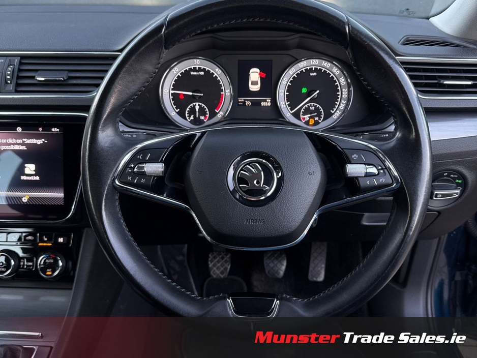 2022 Skoda Superb - image 16