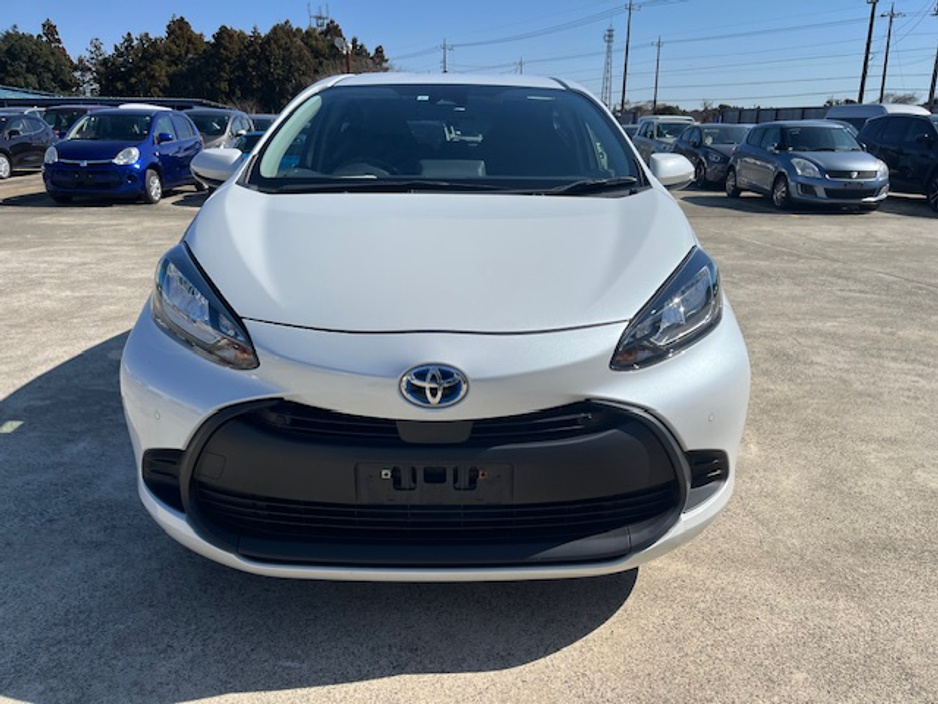 2023 Toyota Aqua - image 11