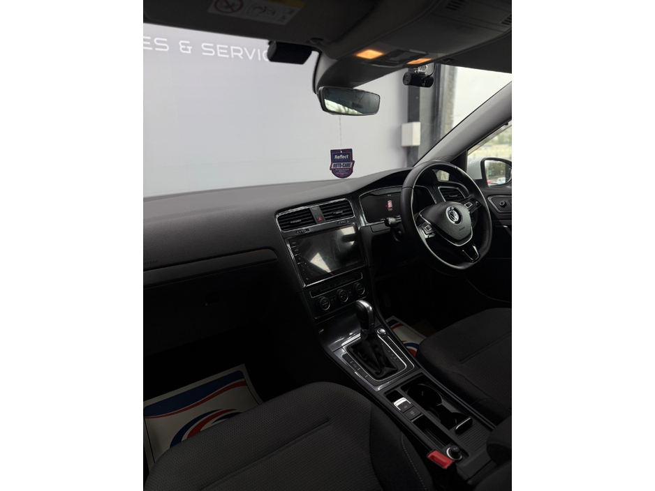 2018 Volkswagen Golf - image 18