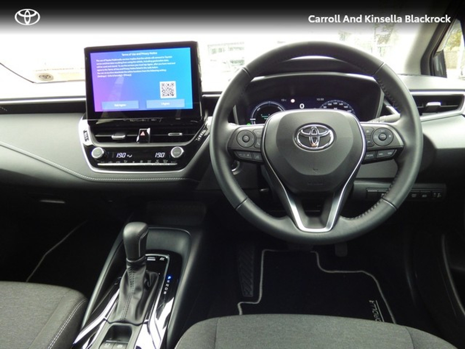 2024 Toyota Corolla Hybrid Luna Saloon €28,950