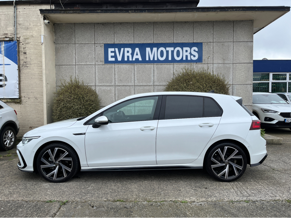 2022 Volkswagen Golf - image 6