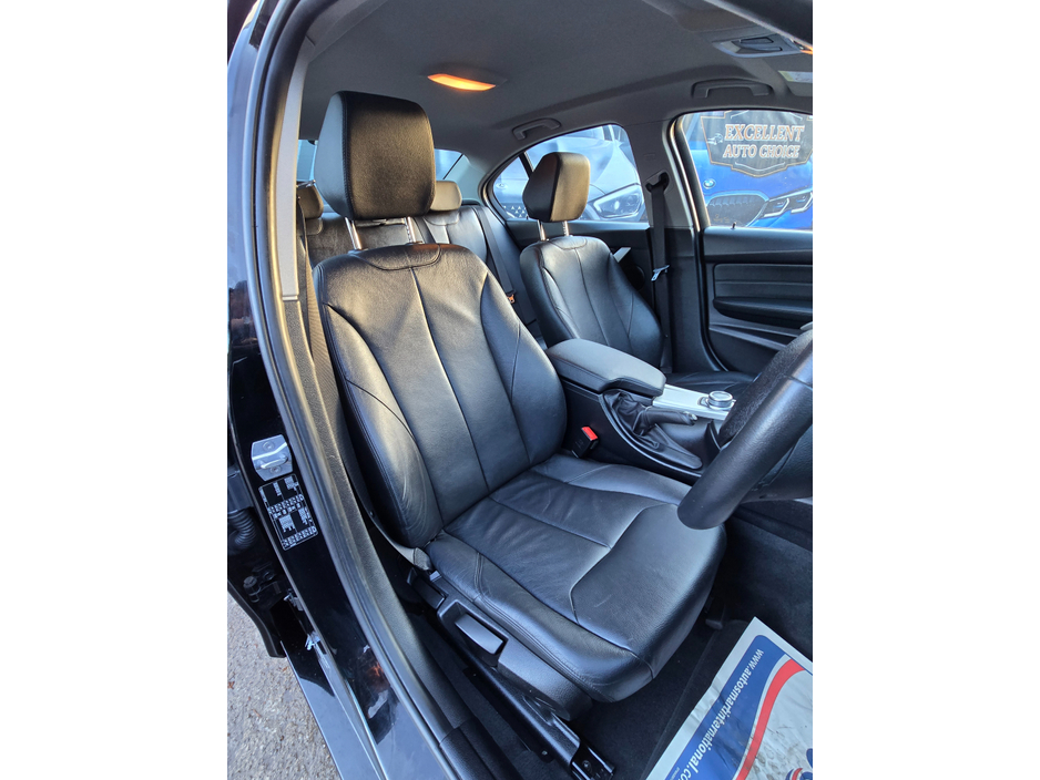 2018 BMW 3 Series - image 8