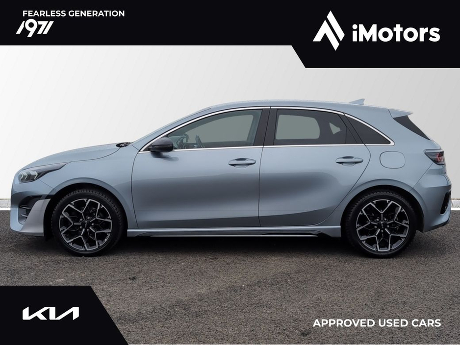 2023 Kia Ceed - image 3