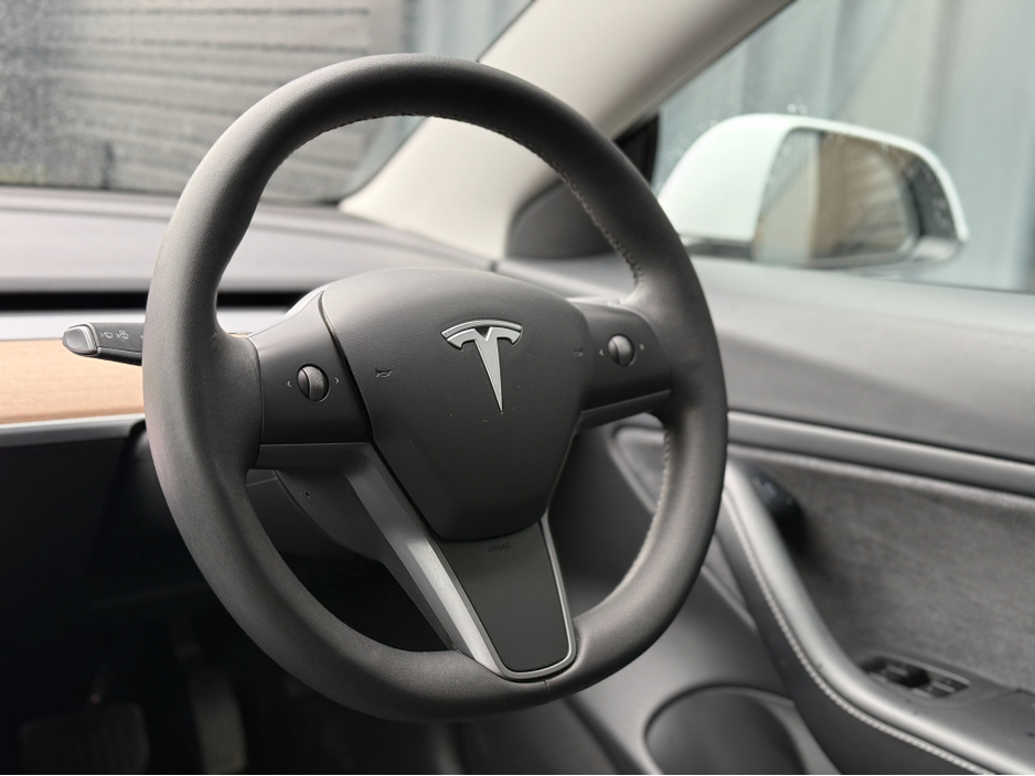 2021 Tesla Model 3 - image 6