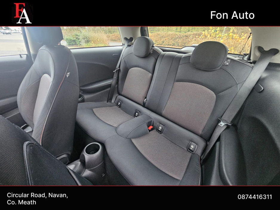 2015 MINI Hatch - image 18