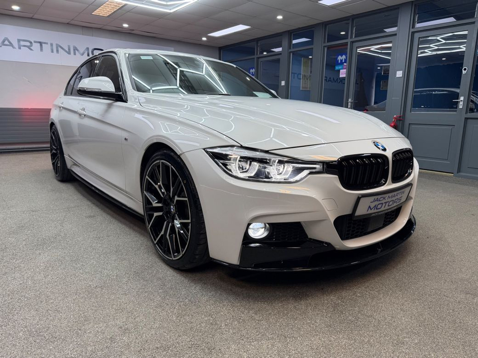 2017 BMW 3 Series - image 8