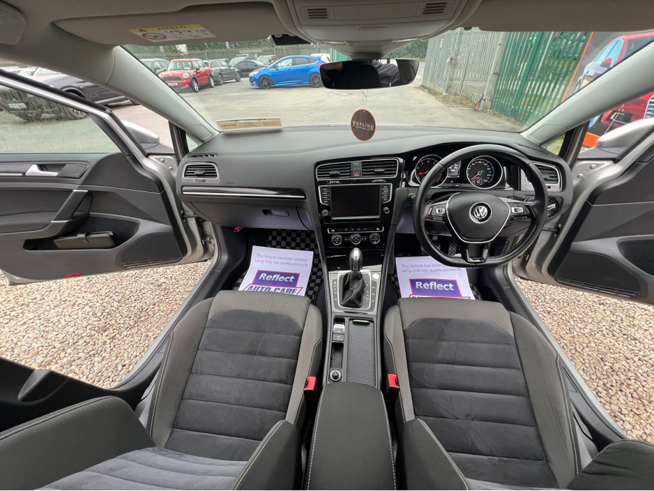 2017 Volkswagen Golf - image 17