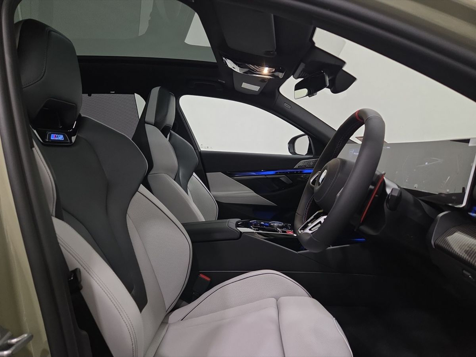 2026 BMW M5 - image 12