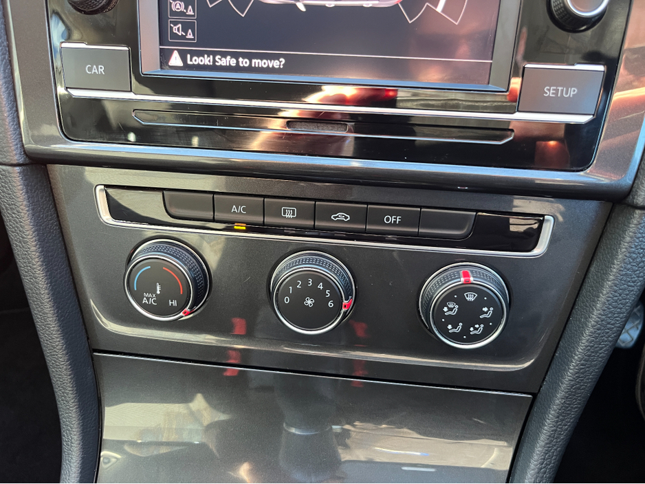 2019 Volkswagen Golf - image 16