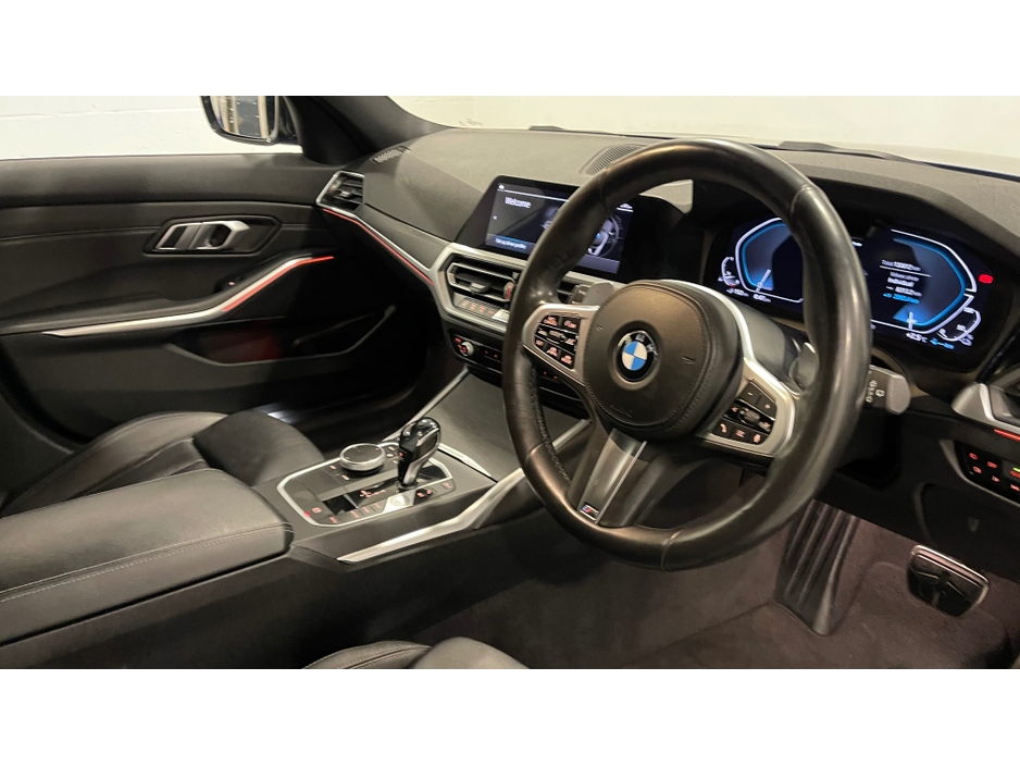 2021 BMW 3 Series - image 36