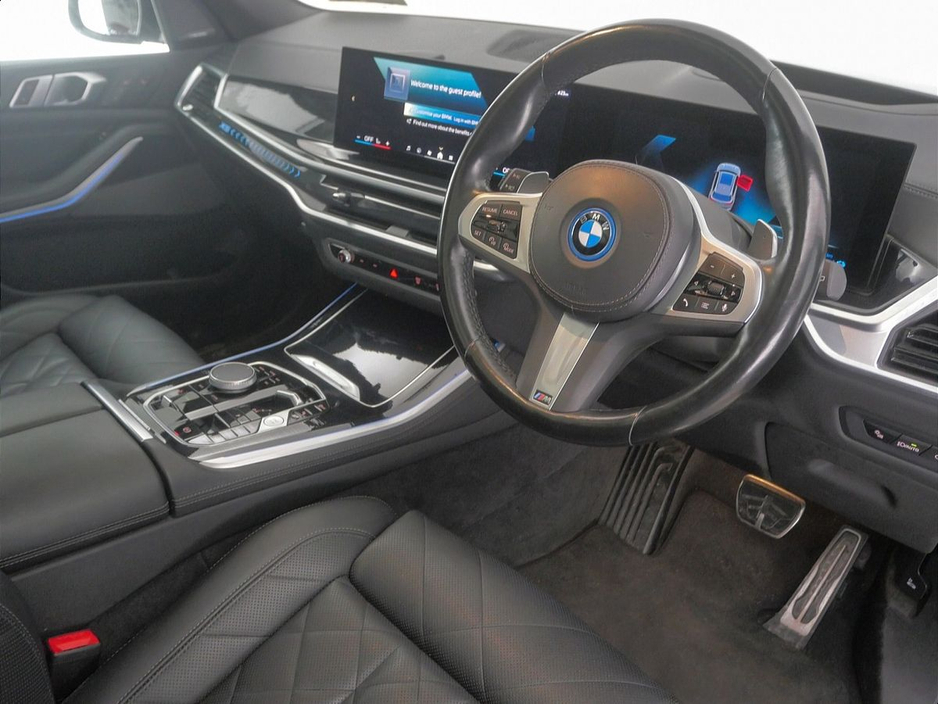 2023 BMW X5 - image 6