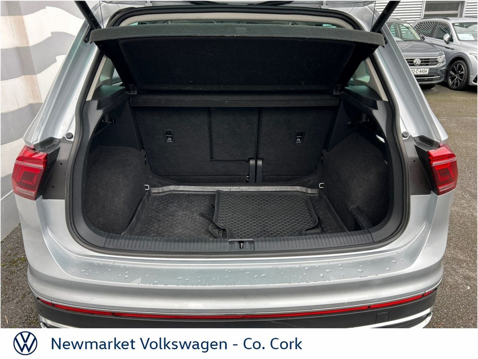 2023 Volkswagen Tiguan - image 16