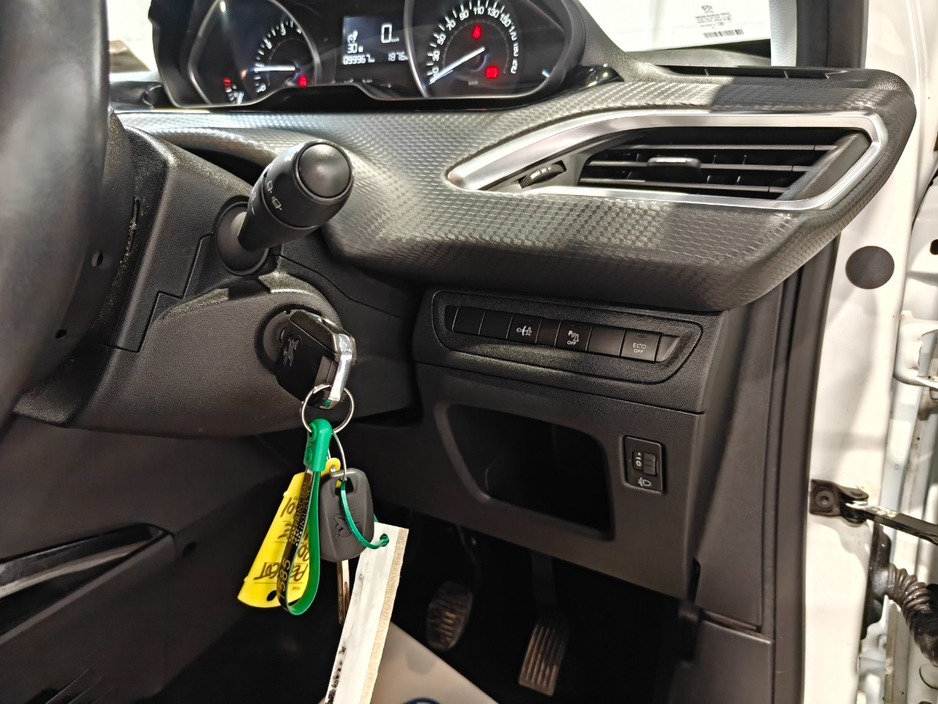 2019 Peugeot 2008 - image 11