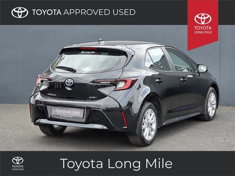 2025 Toyota Corolla - image 2