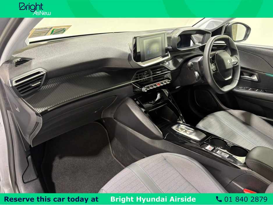 2023 Peugeot 208 - image 18