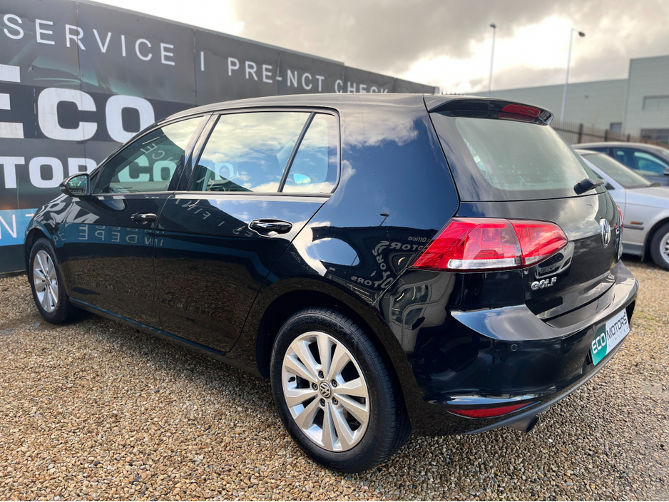2013 Volkswagen Golf - image 4