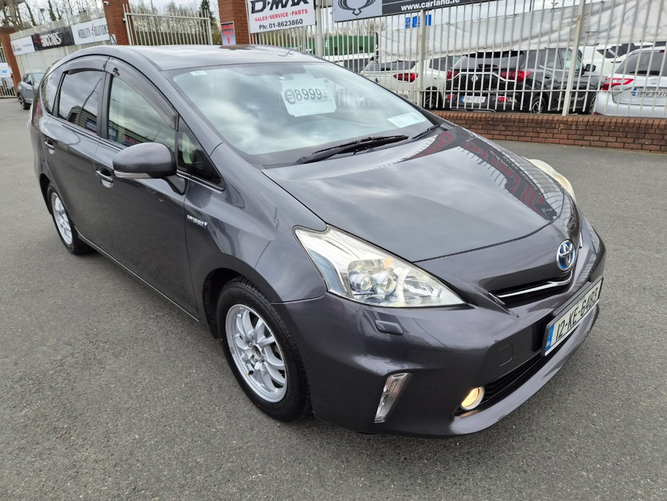 2012 Toyota Prius - image 10