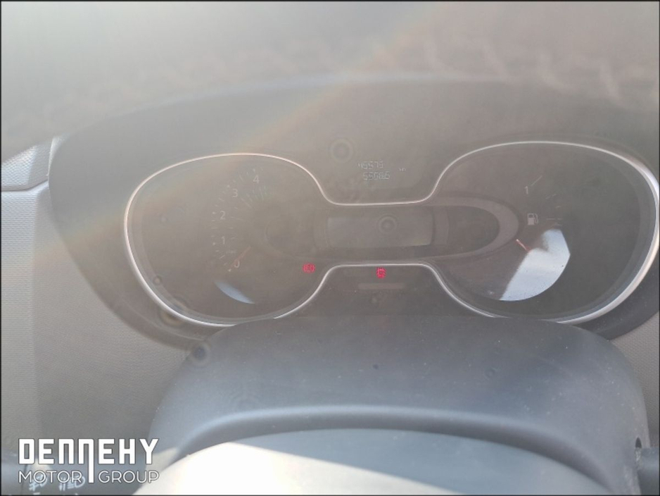 2019 Renault Trafic - image 15