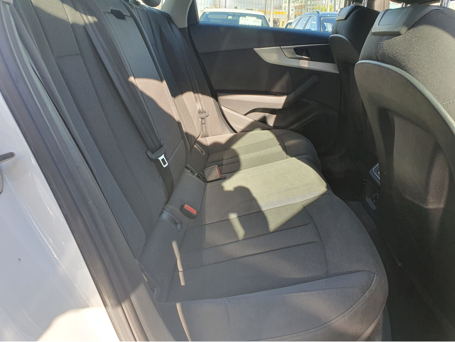 2016 Audi A4 - image 27