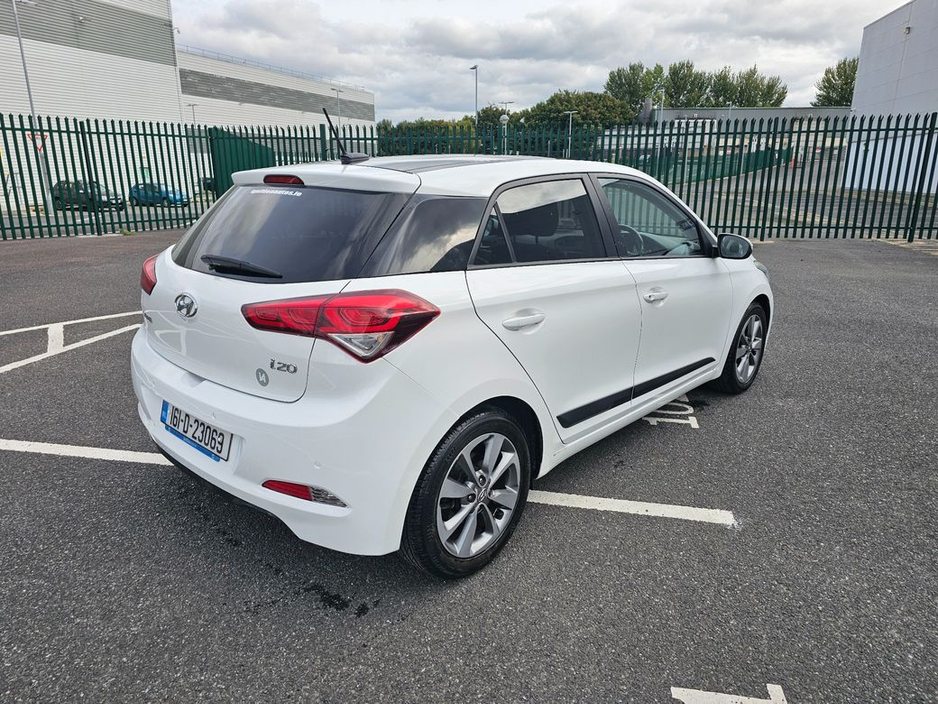 2016 Hyundai i20 - image 7