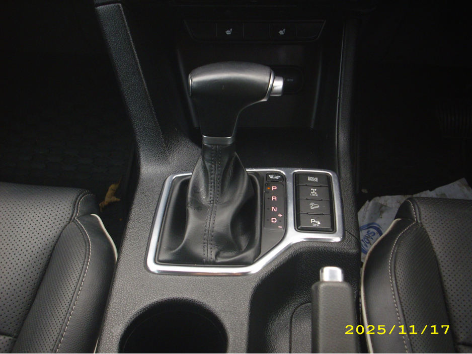 2016 Kia Sportage - image 8