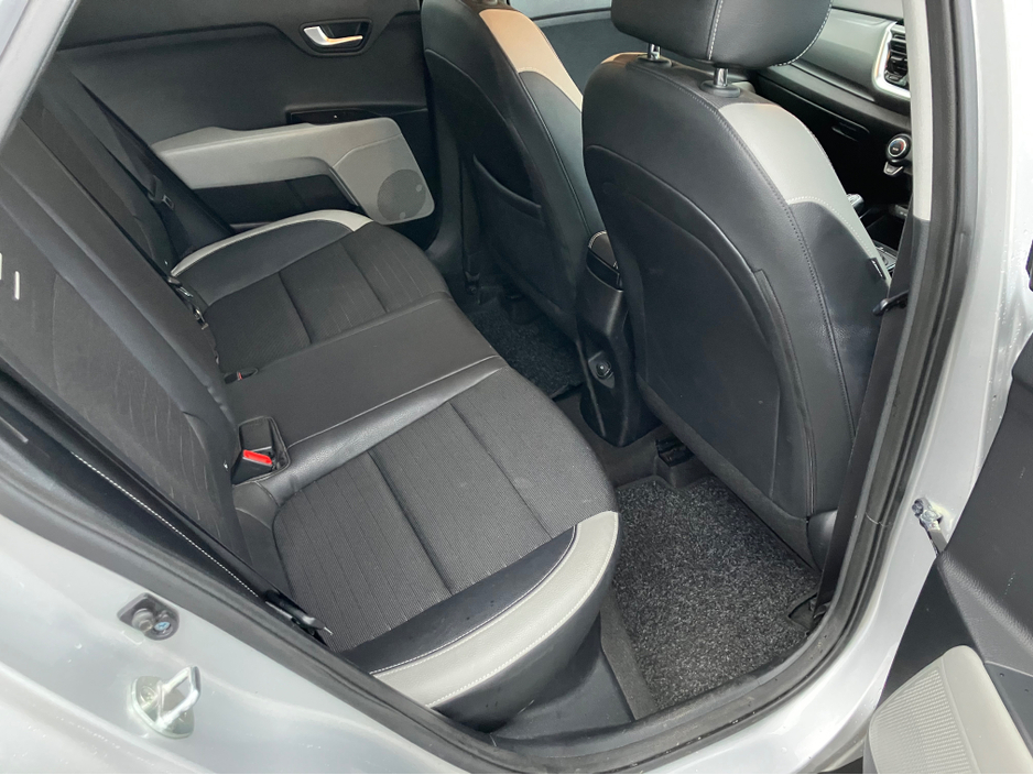 2018 Kia Stonic - image 8