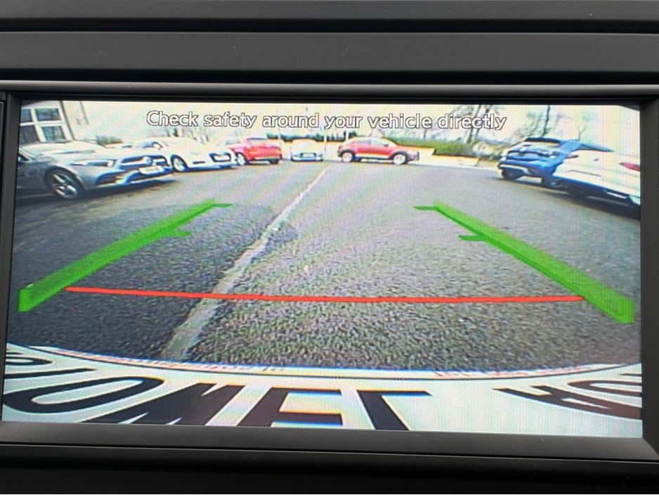 2014 Volkswagen Polo - image 4