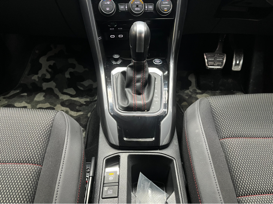 2021 Volkswagen T-Roc - image 19