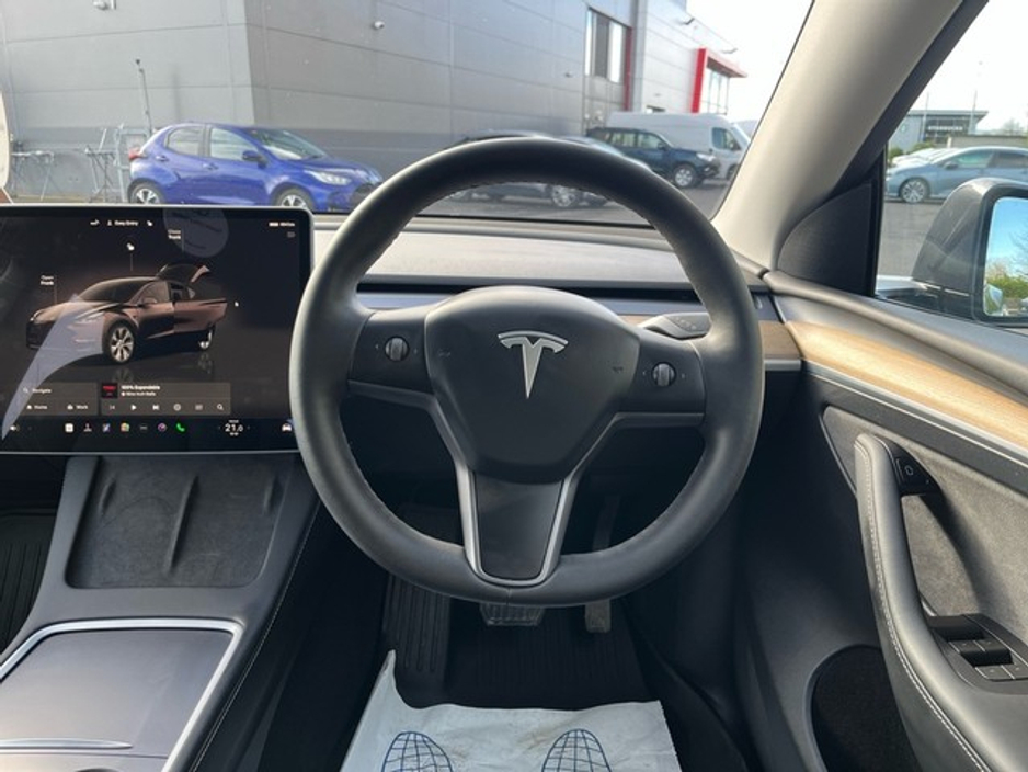2022 Tesla Model Y - image 9